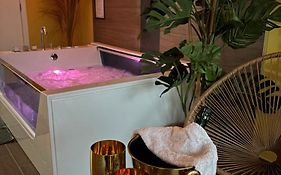 Le Bovary Hotel Suite Safari